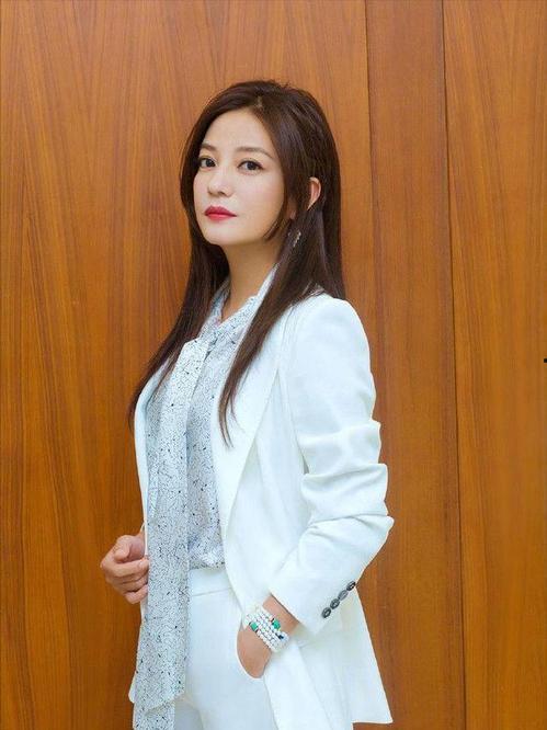 娱乐吃瓜酱琳琳